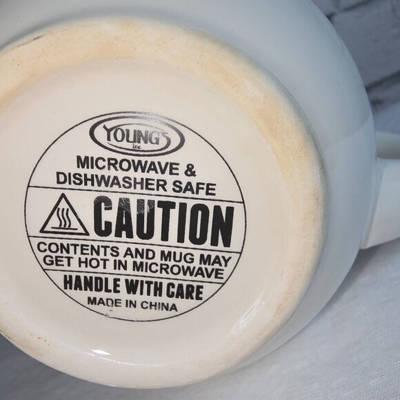 NOVELTY MUG "FORGET THE GLASS SLIPPERS, THIS PRINCESS WEARS BOOTS" - Picture 3 of 5